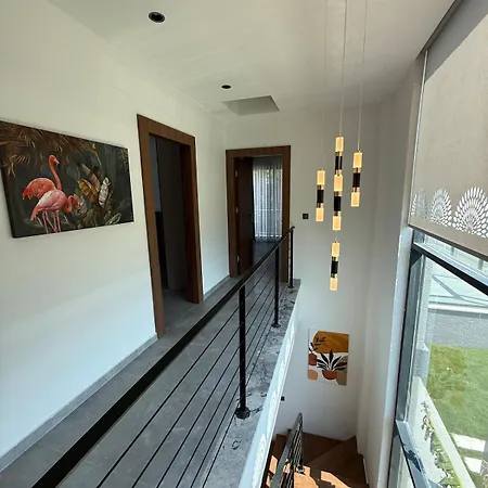 Willa Vip Lueks Odalar Banyo Ve Klimali *